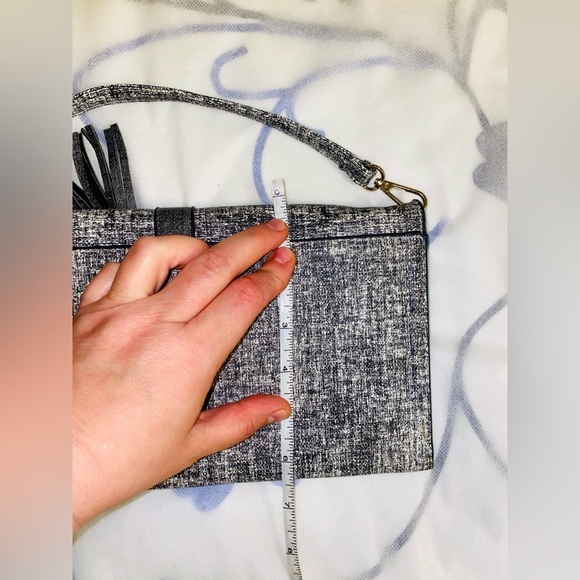 🫶🏻Stylish🫶🏻 Gray Crossbody Bag-Clutch 🫶🏻 - Picture 5 of 6